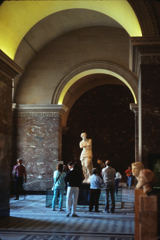 Photo of 'Venus de Milo' in the Denon Pavilion.